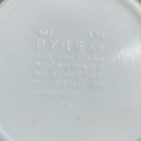 Pyrex 1 1/2 Quarts Homestead Mixing Bowl - Picture 8 of 10